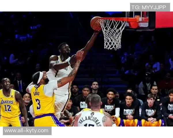 锡安半场表现抢眼展现全能身手助球队争胜 锡安半场表现抢眼展现全能身手助球队争胜