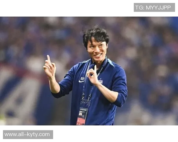 足球报消息称三镇暂无换帅计划邓卓翔与俱乐部沟通尚未深入