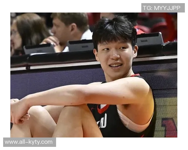 杰基杨全能表现助球队获胜20投10中砍下32分4篮板10助攻1抢断