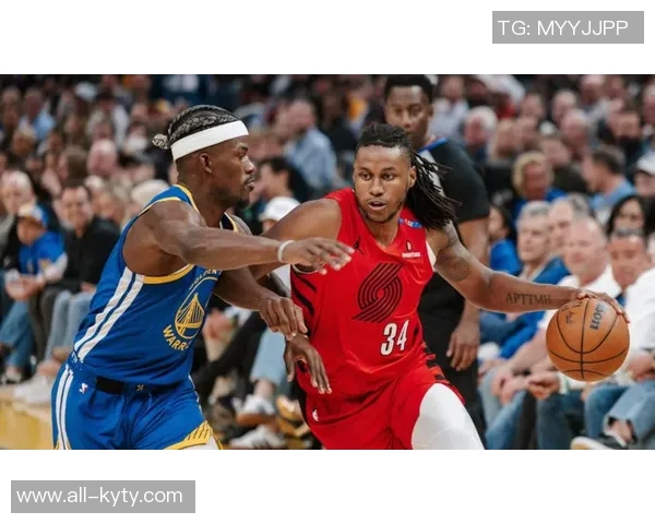 追梦时刻小佩顿表现亮眼巴特勒关键时刻掌控比赛局势 追梦时刻小佩顿表现亮眼巴特勒关键时刻掌控比赛局势