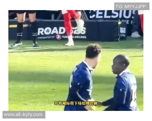 姆巴佩呼吁队友在巴萨领奖时离场德科表示应保持宽容大度